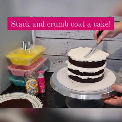 Stacking and crumb coating a cake. - Cupcake Sweeties