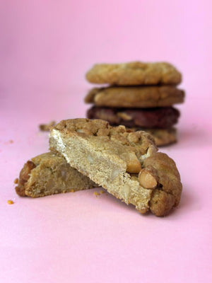 Macadamia White Chocolate New York Style Cookies 🍪 - Cupcake Sweeties