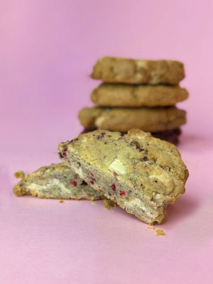 Raspberry White Chocolate New York Style Cookies 🍪 - Cupcake Sweeties